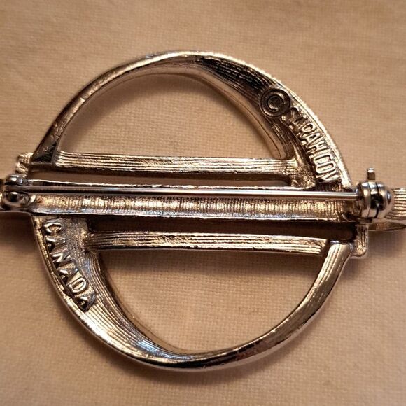 Sarah Coventry Art Deco Brooch! A bonus gift, Silverstone, rhinestone Brooch. - Picture 2 of 3